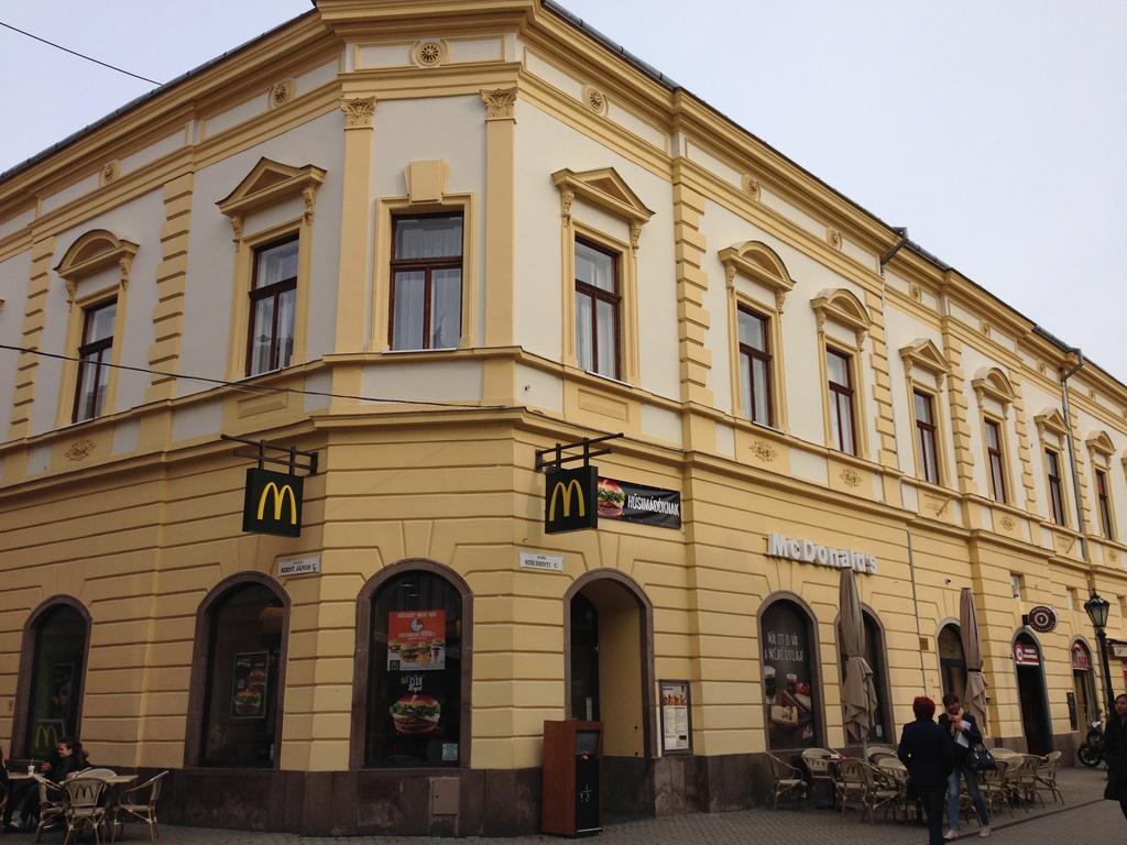 Szechenyi Apartman Eger Luaran gambar